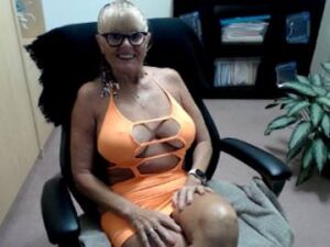 Redhotxwifey GILF Live Porn Show